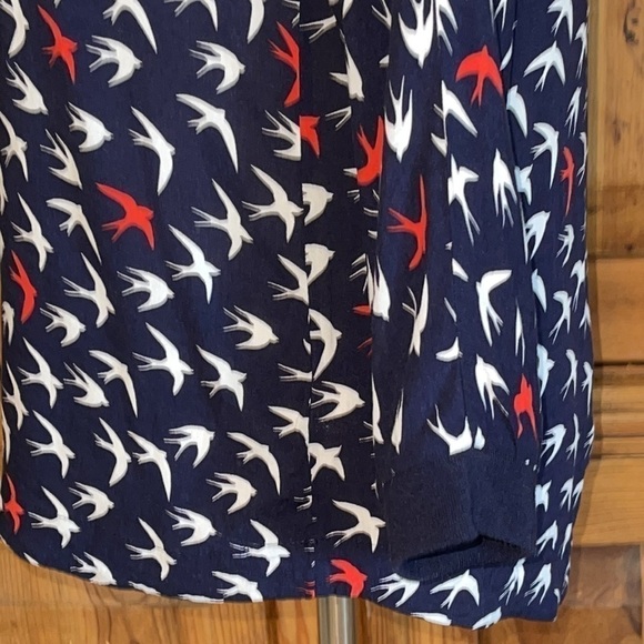 MAUVE ANTHRO RED WHITE & BLUE SWALLOW BIRDS BLOUSE Sz. 2 - Picture 6 of 12